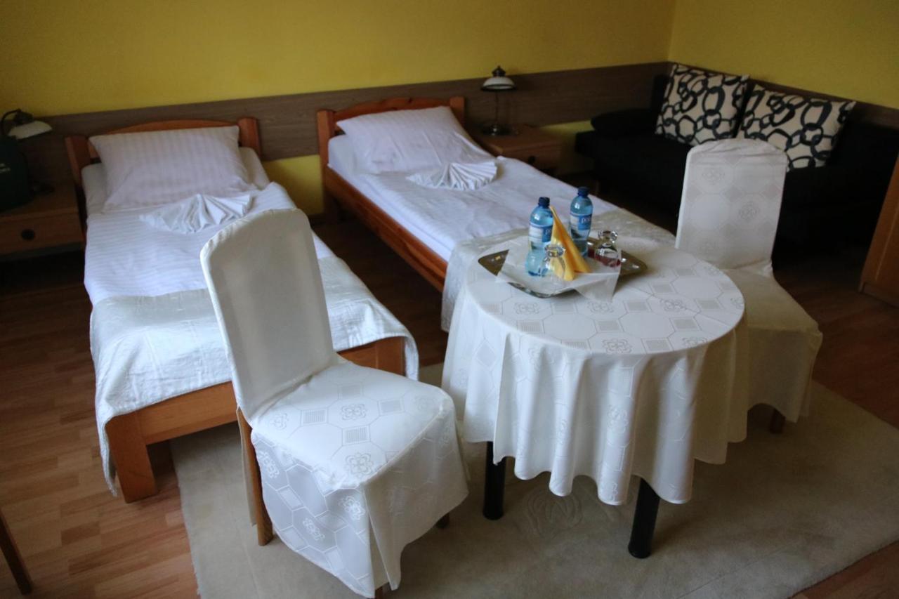 חויניצה Hotel Polonia מראה חיצוני תמונה