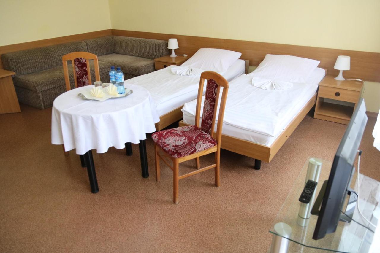 חויניצה Hotel Polonia מראה חיצוני תמונה