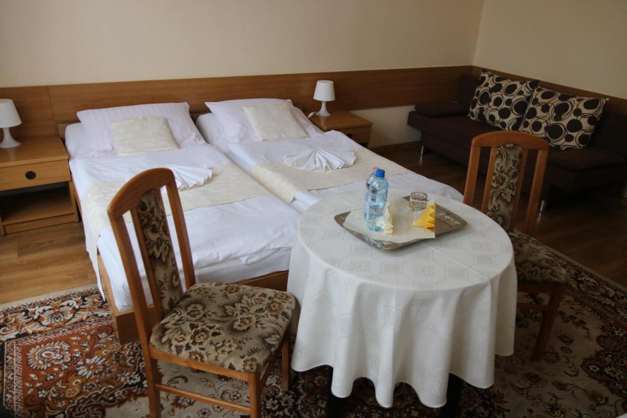 חויניצה Hotel Polonia מראה חיצוני תמונה